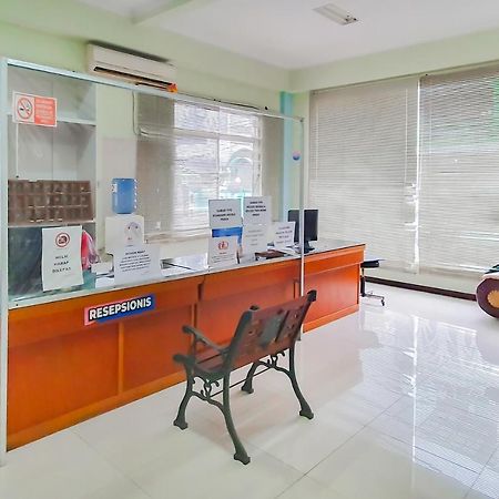 Urbanview Hotel Bartu Moh Toha Bandung By Reddoorz Dış mekan fotoğraf