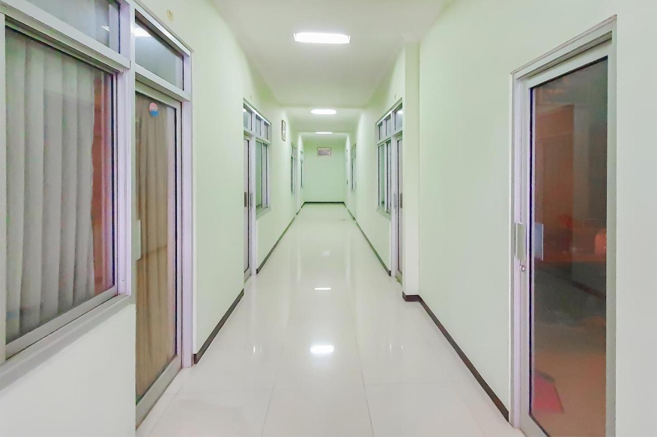 Urbanview Hotel Bartu Moh Toha Bandung By Reddoorz Dış mekan fotoğraf